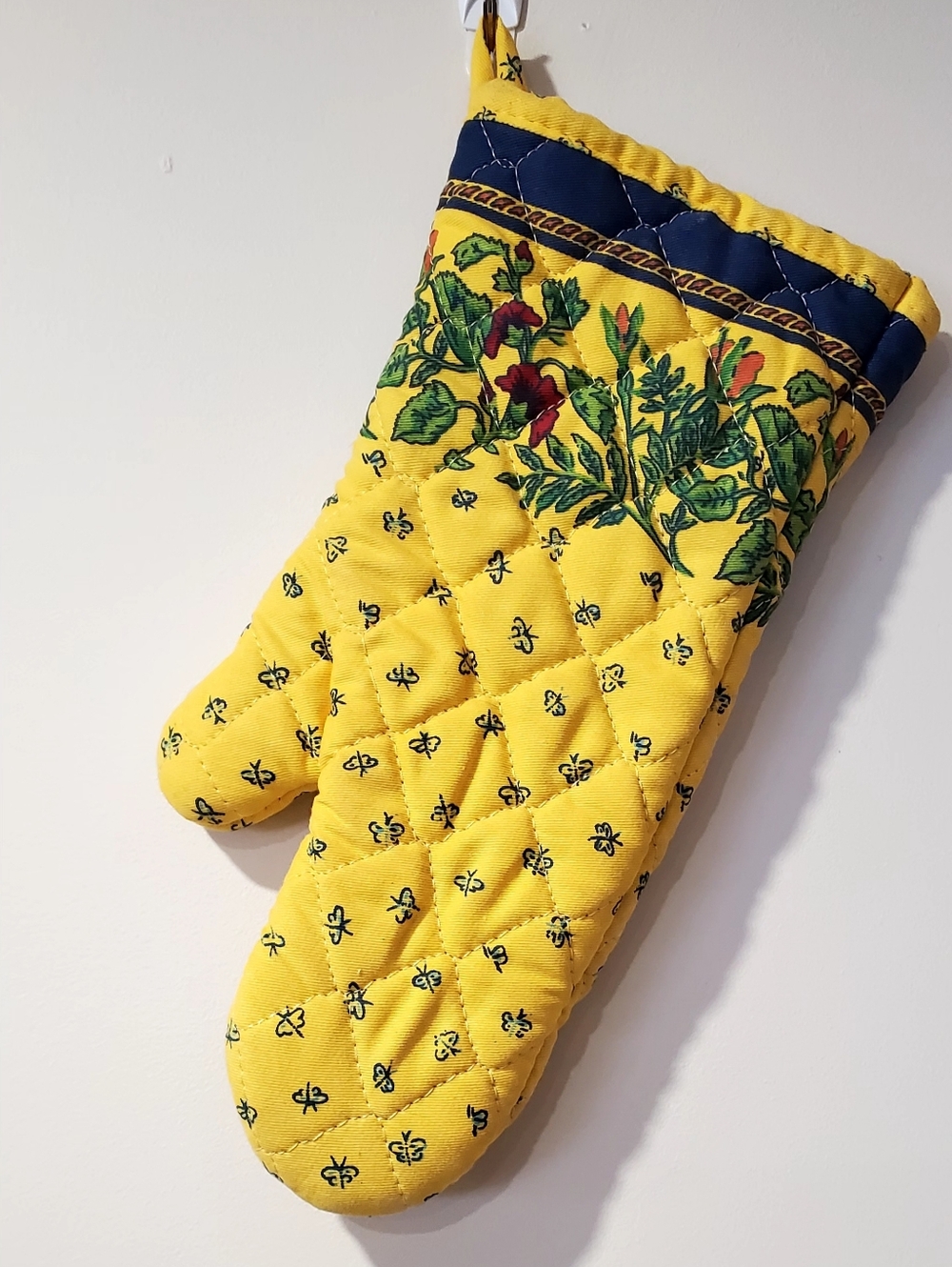 Williams Sonoma Yellow Floral Quilted Oven Mitt with Navy Accents